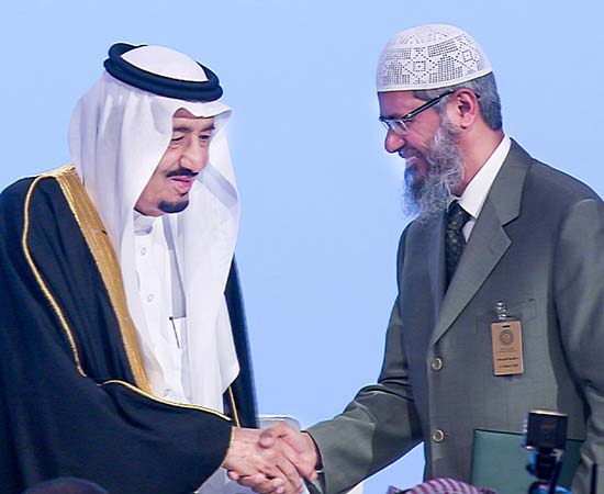 Dr Zakir Naik being welcomed by King Salman bin Abdul Aziz Al Saud